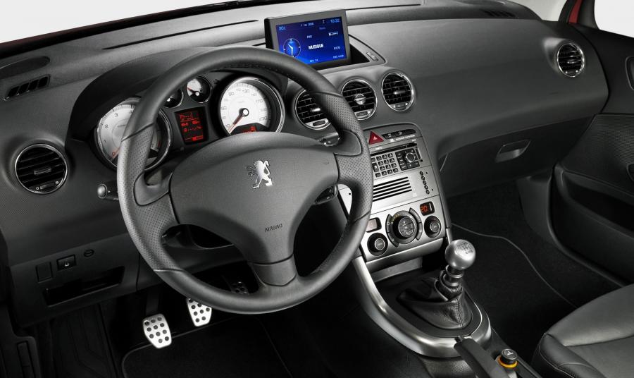  Peugeot 308 GT THP 175 2008 года  (фото 27 из 63)